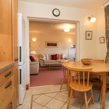 Loughrigg Apartment *